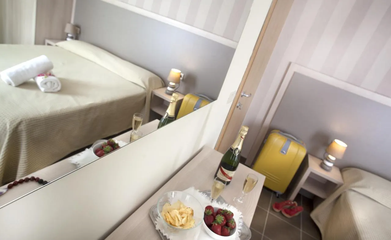 Hotel Villa Perazzini Rimini 2*,  Italia